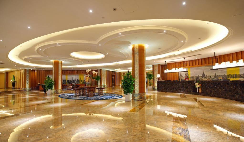 Ramada Shanghai East-Pudong International Airport Exterior foto