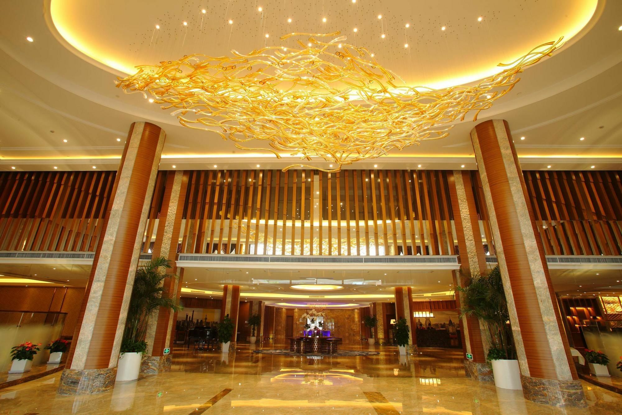 Ramada Shanghai East-Pudong International Airport Exterior foto